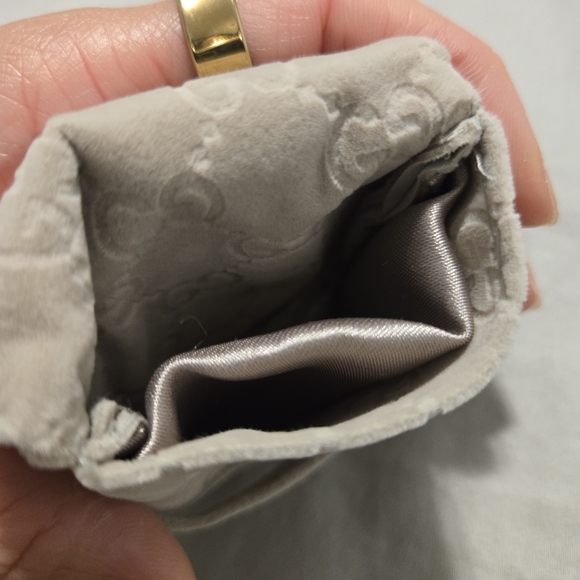 Authentic Gucci GG Interlocking Rhinestone Earrings - Picture 11 of 11